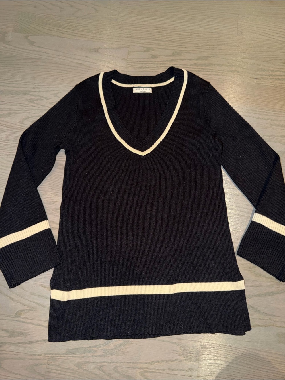 Moon River Black V-Neck Sweater with Cream Trim